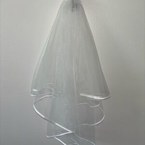 Elegant White Tulle Veil